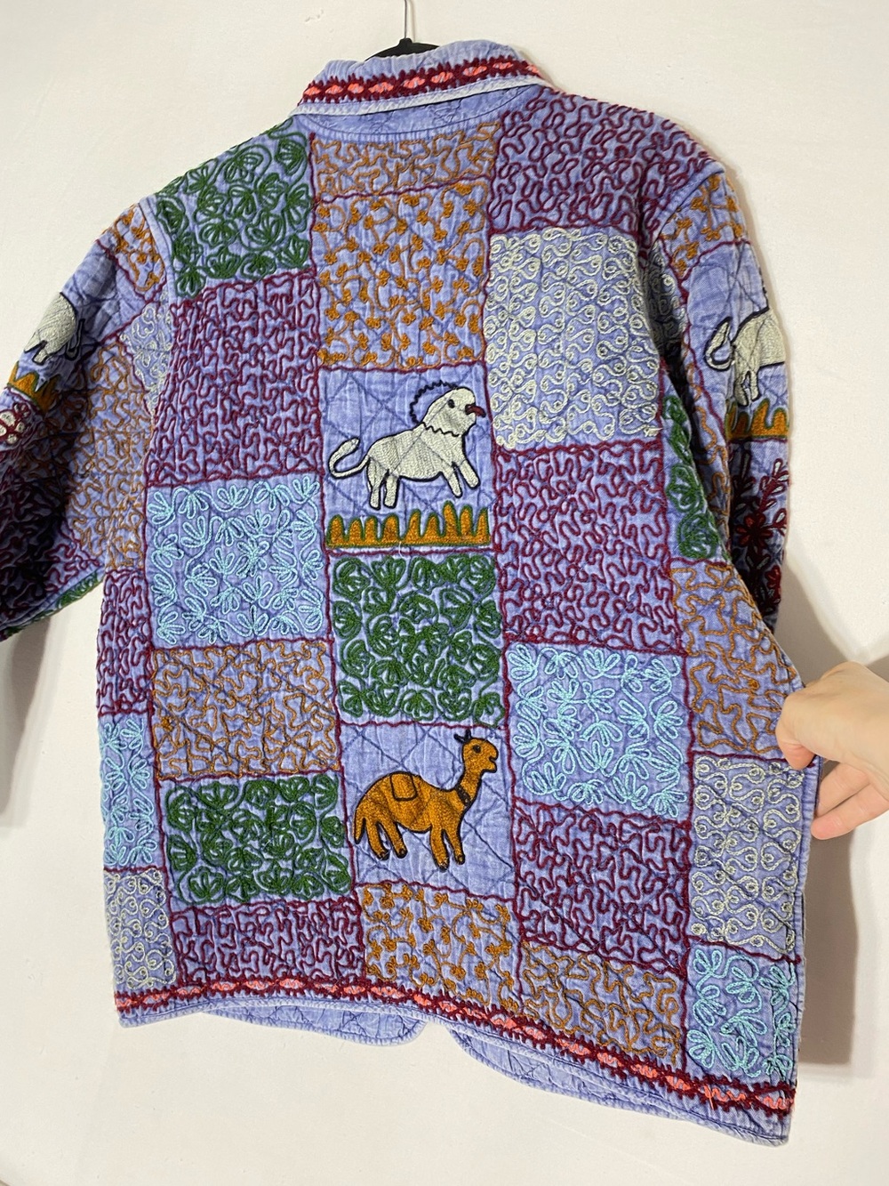 Vintage 90s Kantha Quilt Jacket Patchwork Boho Folk Art Embroidered Animals M - Picture 10 of 16